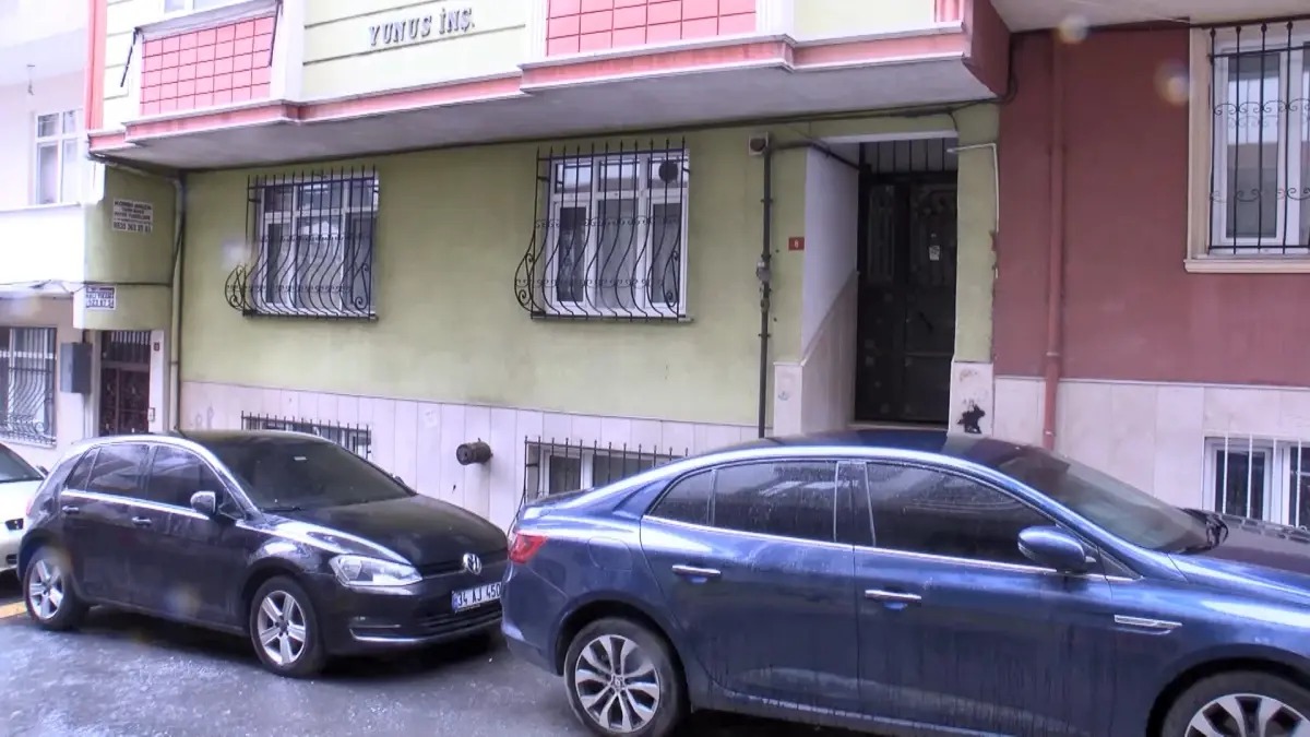 Esenler\'de Silahlı Tartışma: Koca Kendini Vurdu