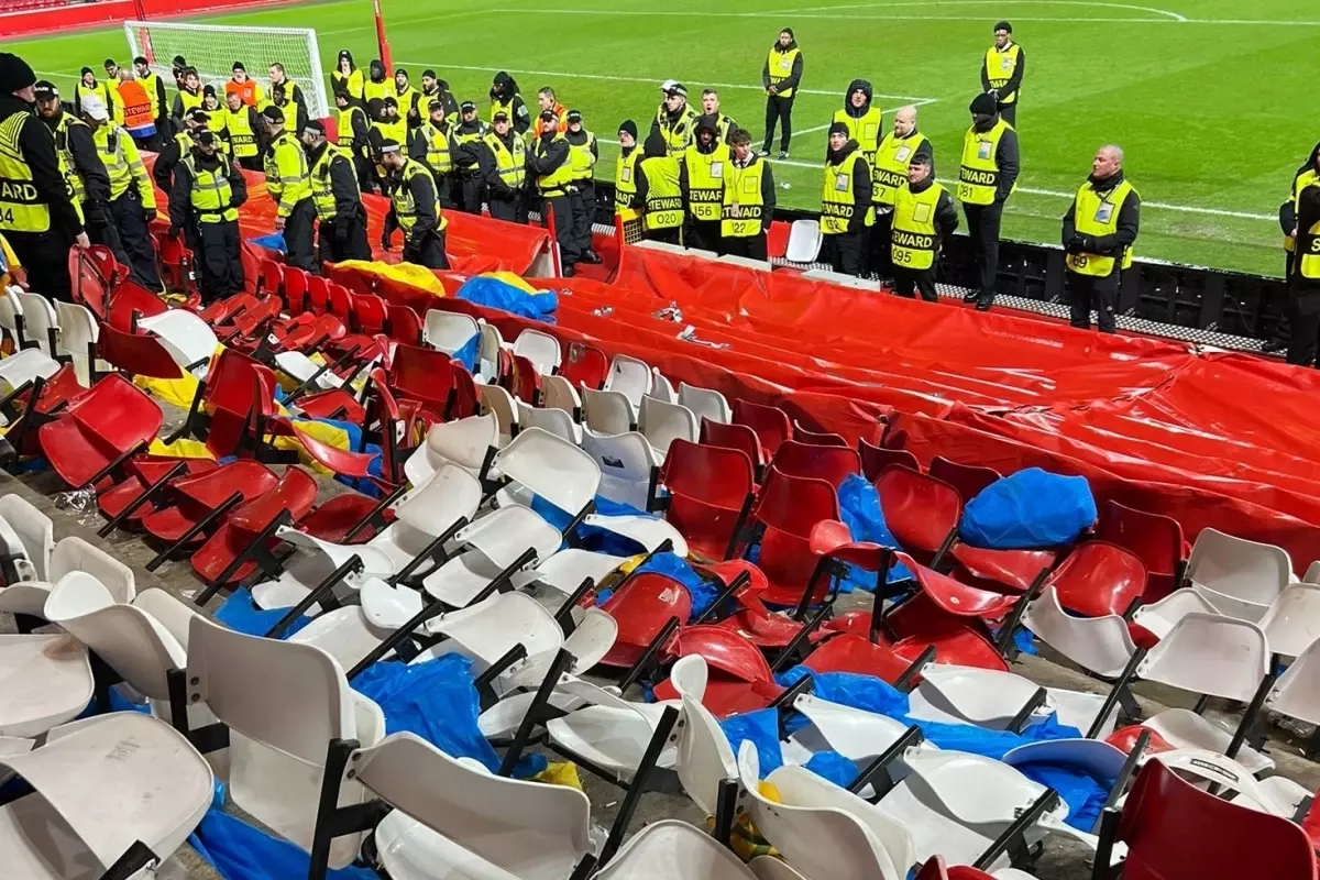 Fener taraftarının Nottingham Forest\'ın stadına verdiği zarara bakın