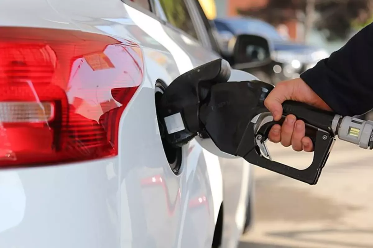 Gerilim pompayı vurdu! Akaryakıta bir zam daha geliyor