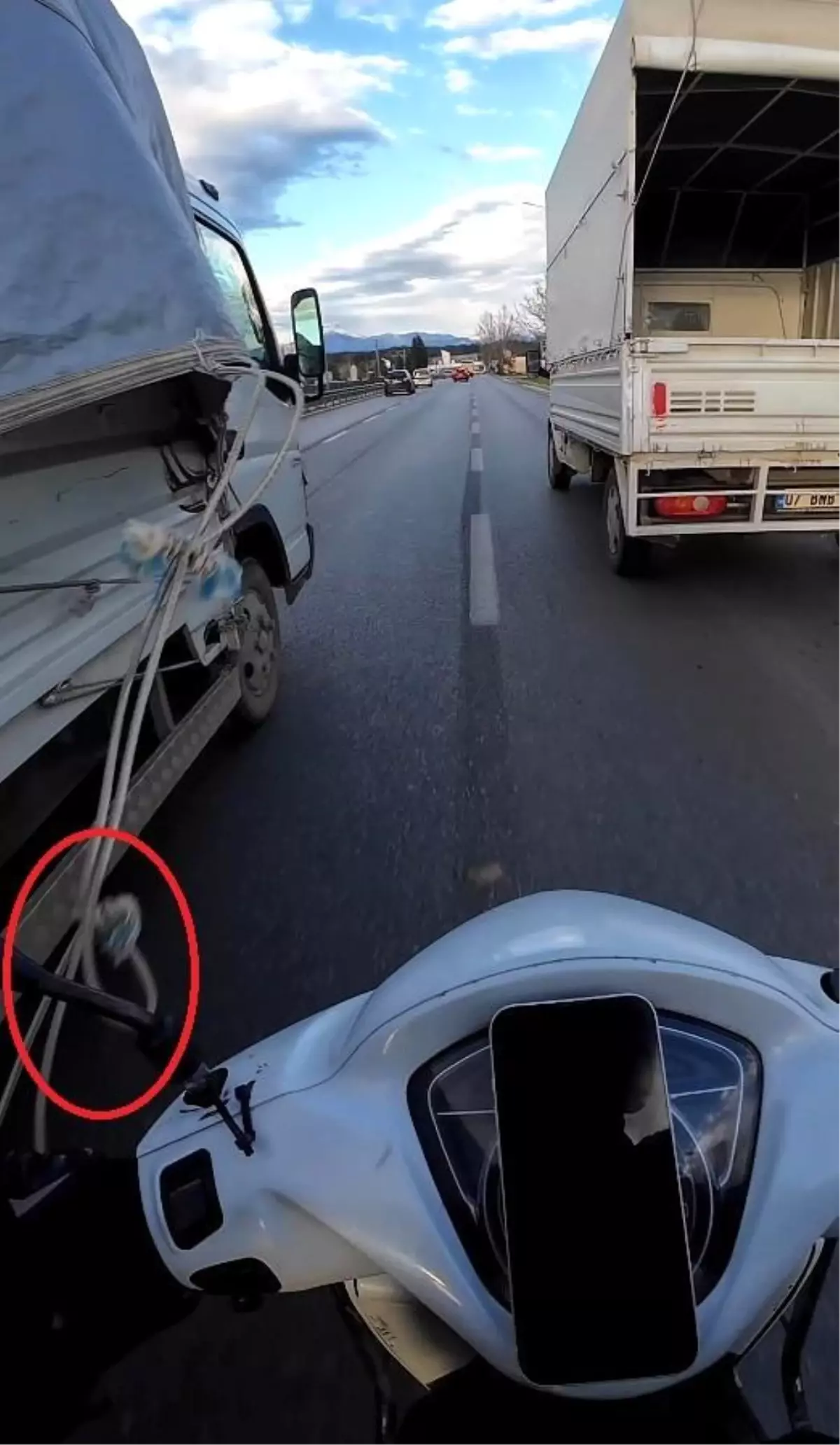 Antalya\'da Motokurye Kaza Anı Kask Kamerasında