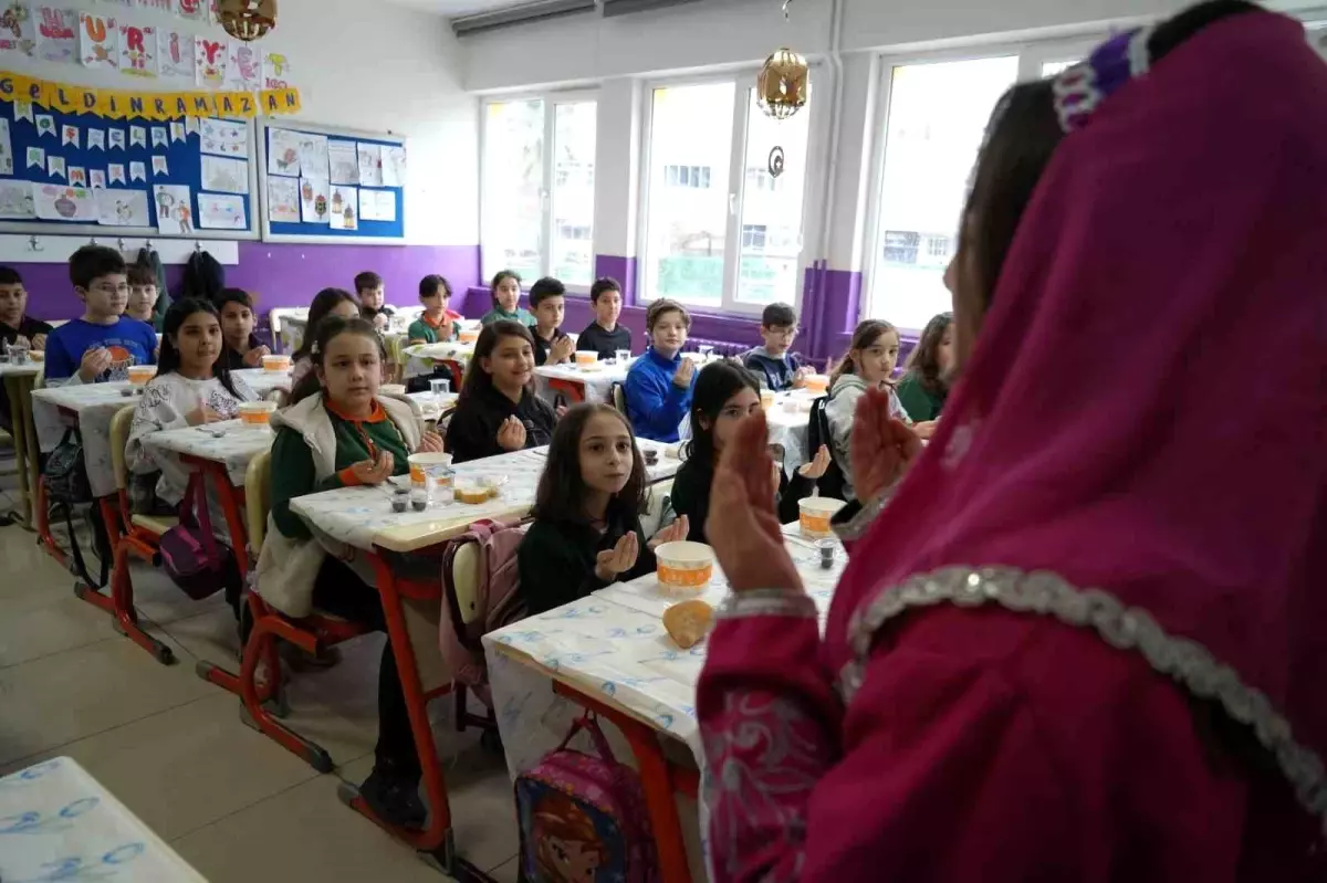 Miniklerden Tekne Orucu Coşkusu