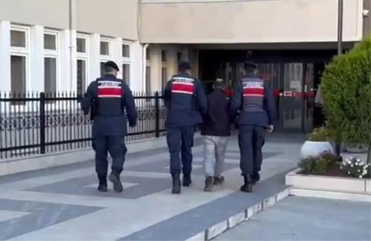 Aydın\'da Müstehcen İçerik Bulunan Jandarma Tutuklandı