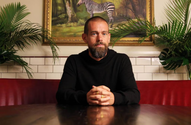 Yapay zeka depremi! Dev şirket çalışanlarının yarısını işten çıkarıyor