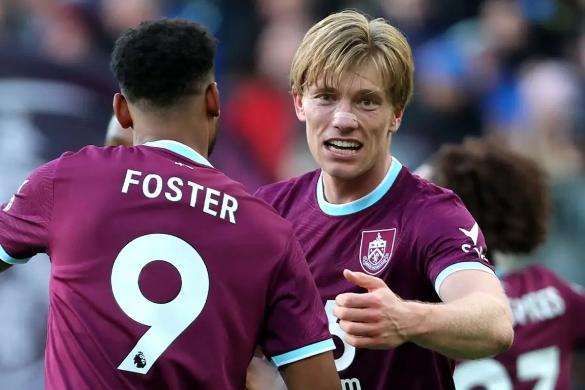 15 dakika içinde 3-0\'dan geri döndükleri maçta 90+3\'te dramatik son