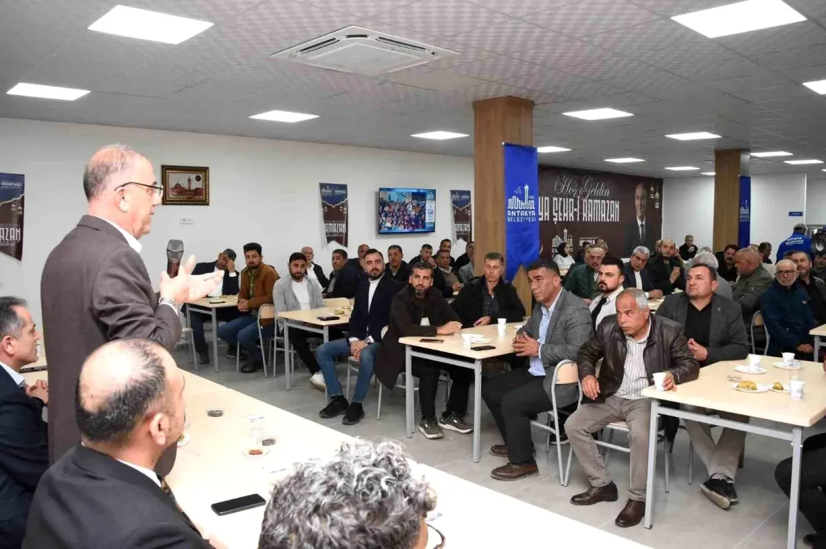 Başkan Yapar, mahalle muhtarlarıyla iftar programında bir araya geldi