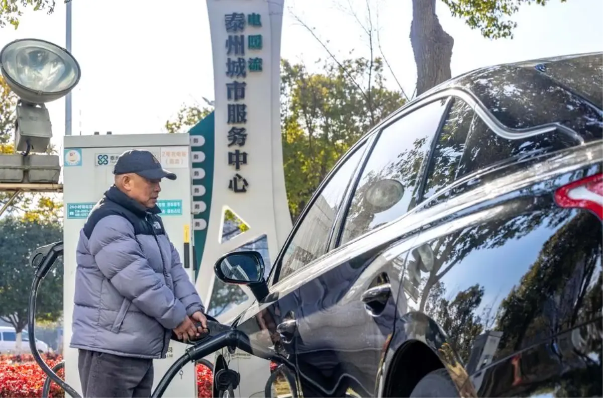 Çin\'de Elektrikli Araç Şarj İstasyonları Hızla Artıyor