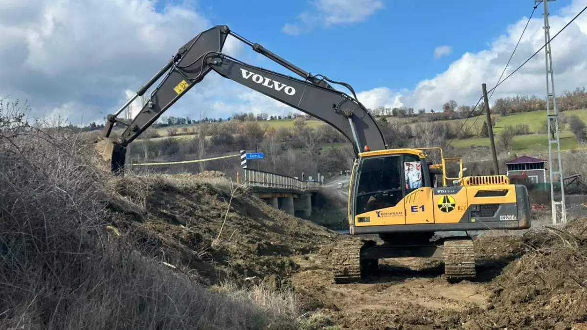 İskilip\'teki Yıkılan Köprüye Geçici Çözüm