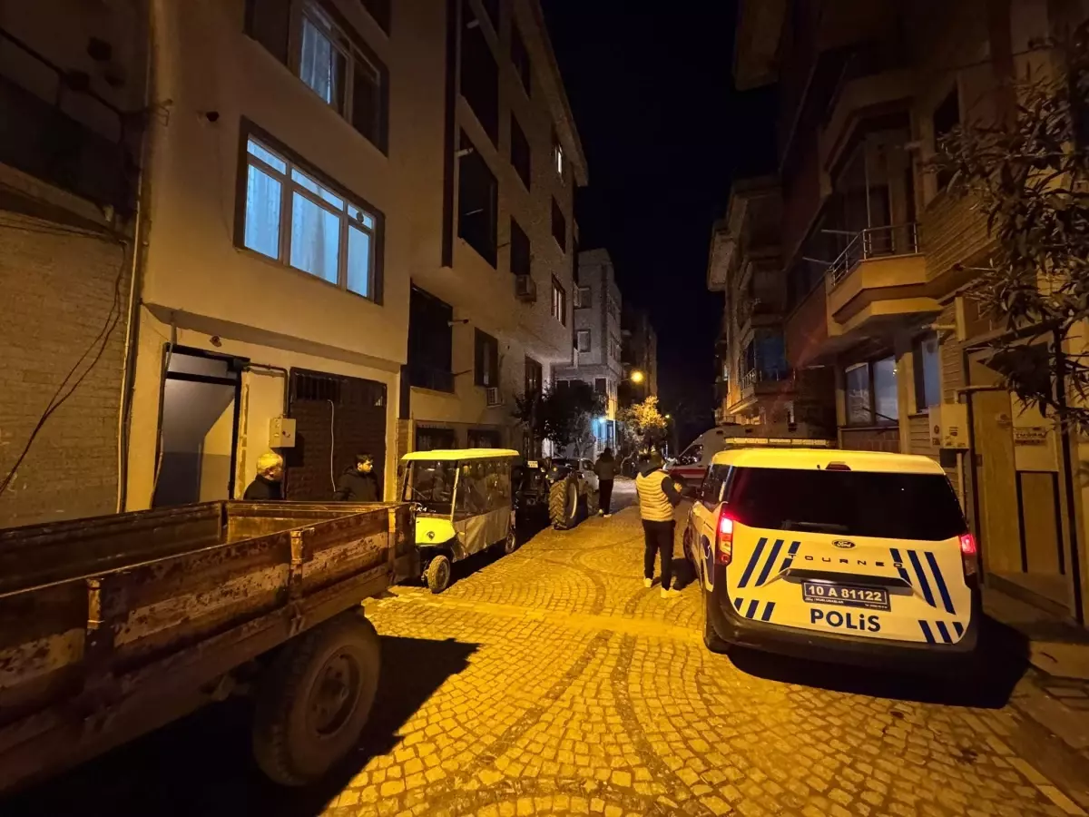 Erdek\'te Emekli Öğretmen Ölü Bulundu