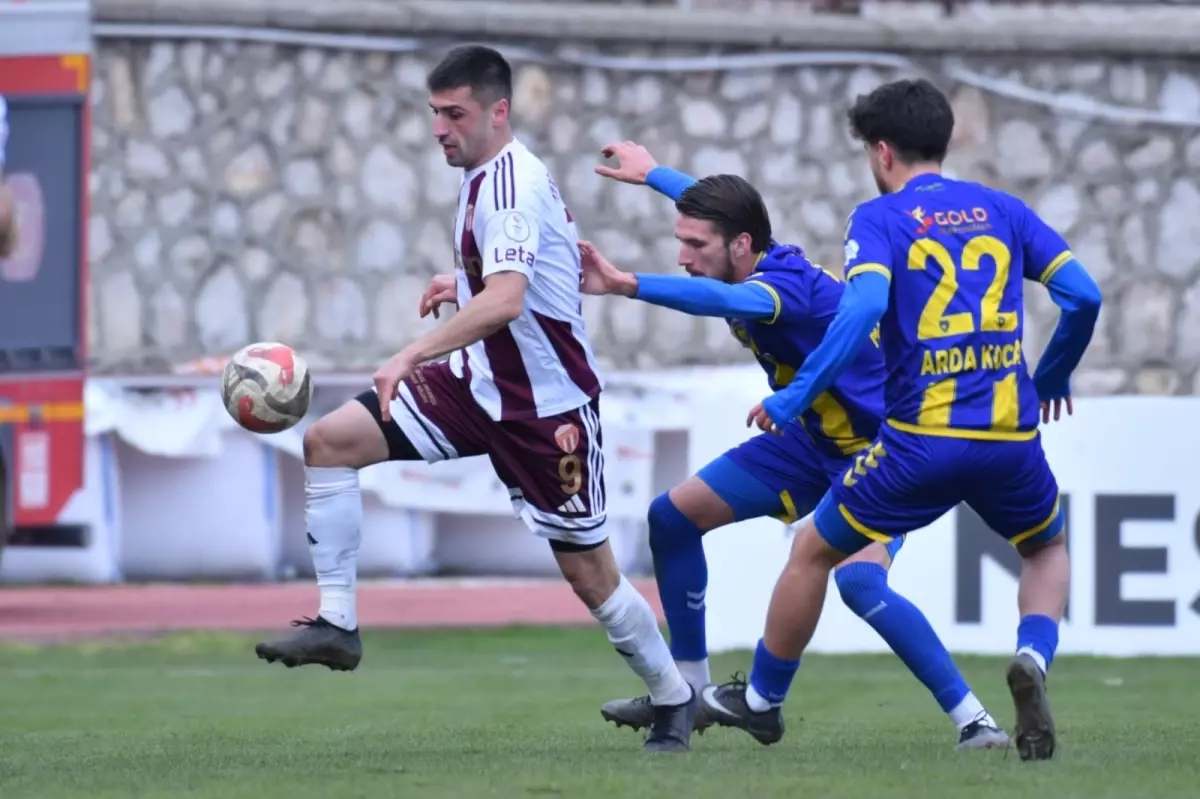 İnegölspor, Bucaspor\'u 4-0 Mağlup Etti