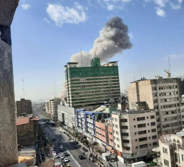 İran; Katar, BAE, Bahreyn, Kuveyt'te ABD üslerini vurdu