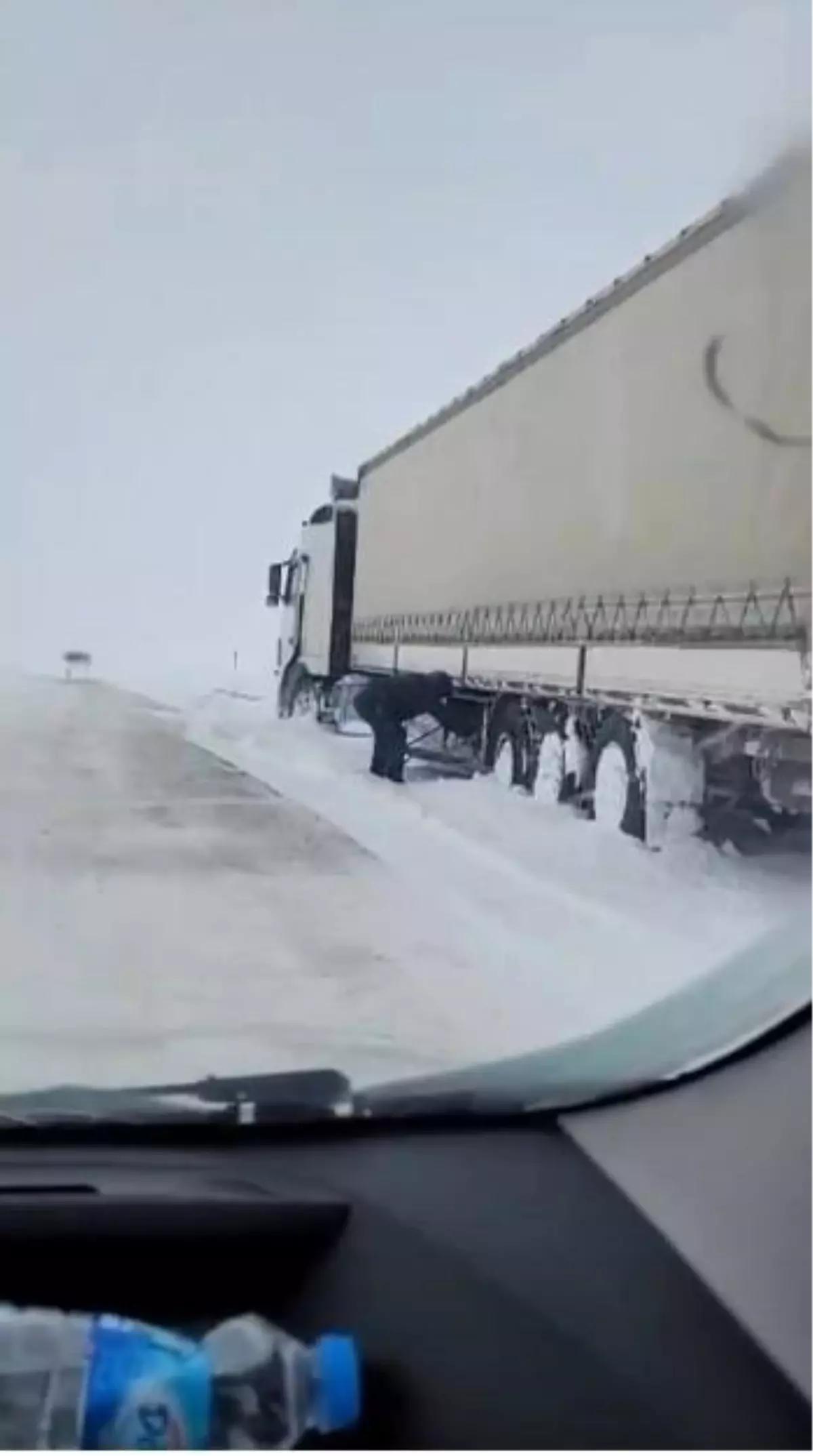 Kars\'ta Kar Kazaları: Yaralı ve Maddi Hasar