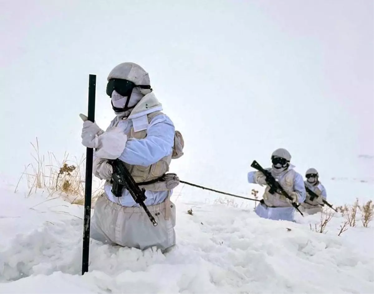 Mehmetçik Kış Koşullarında Görevde
