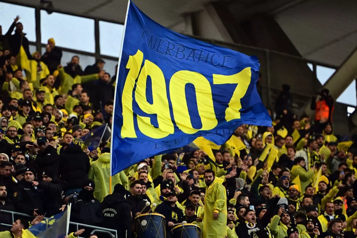 Sakatlıklarla boğuşan Fenerbahçe\'ye bir şok daha