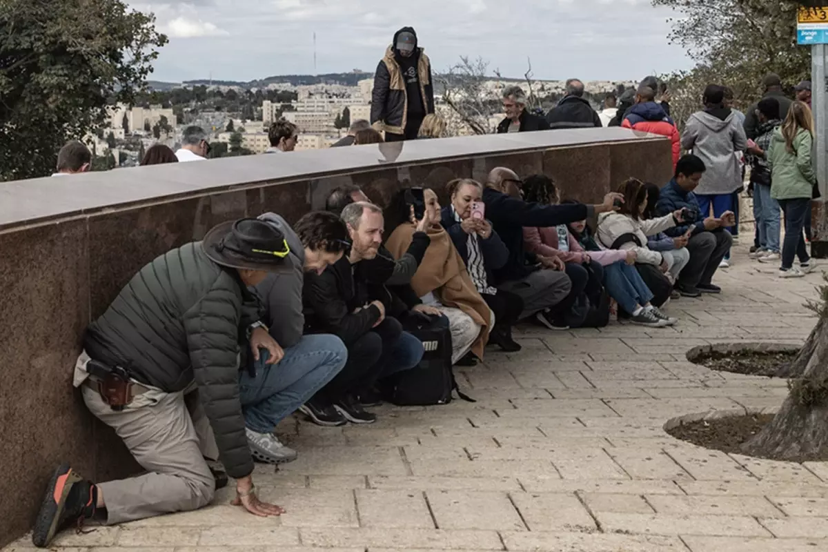 Türkiye\'den İran\'daki vatandaşlarına güvenlik uyarısı: Dışarı çıkmayın