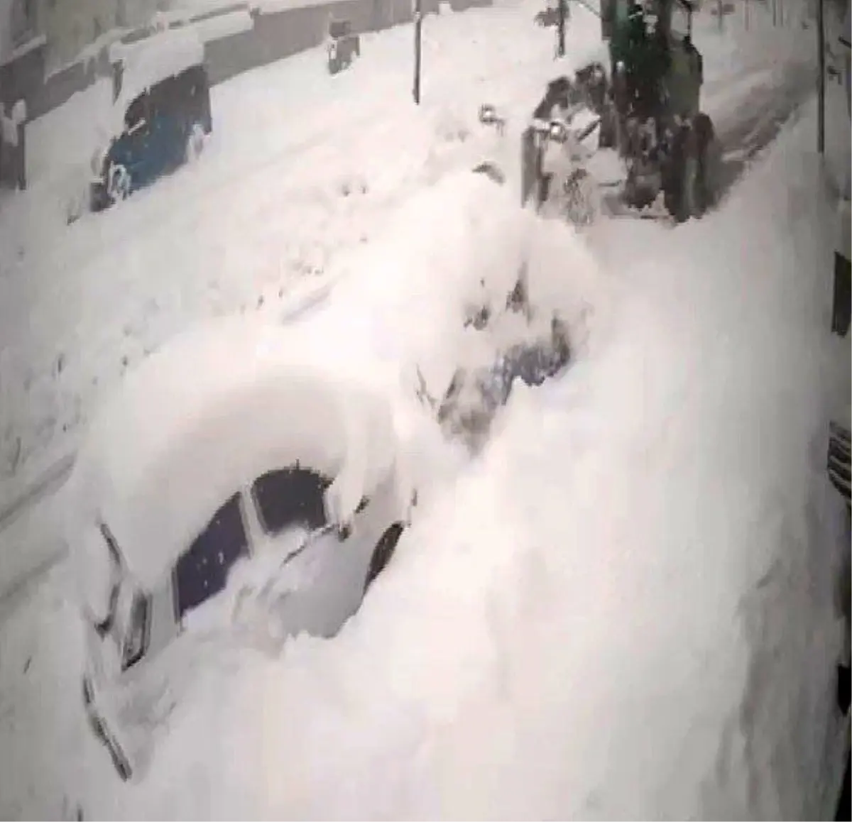 Kar Küreme Aracı Araca Çarptı