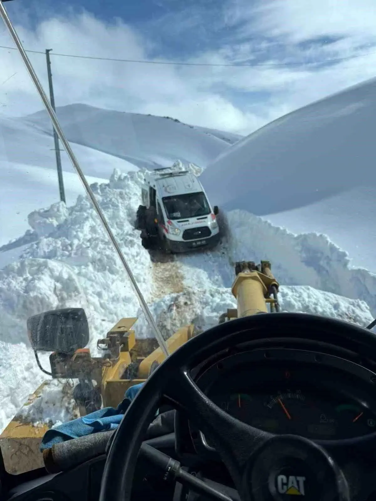 Ağrı\'da Yoğun Kar, Hastaya Ulaşım Zorlaştı