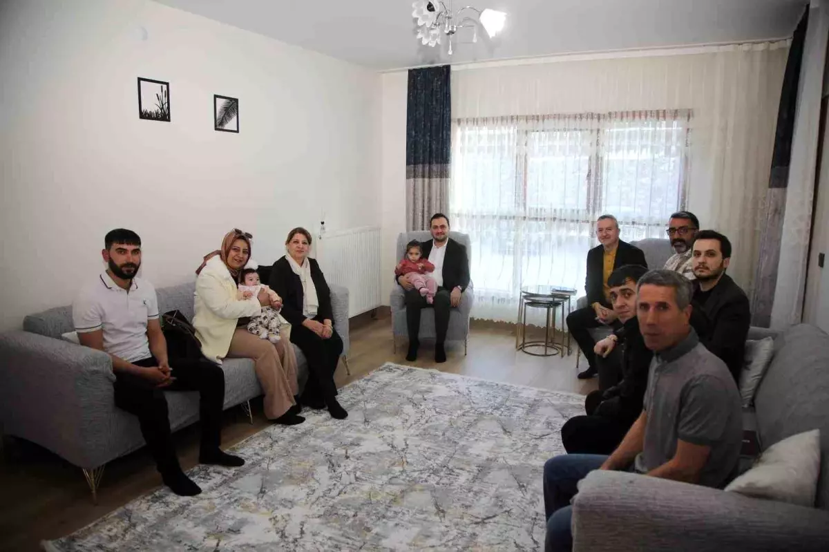 AK Parti Elazığ teşkilatı, iftar ve sahurda vatandaşlarla sofrada buluştu