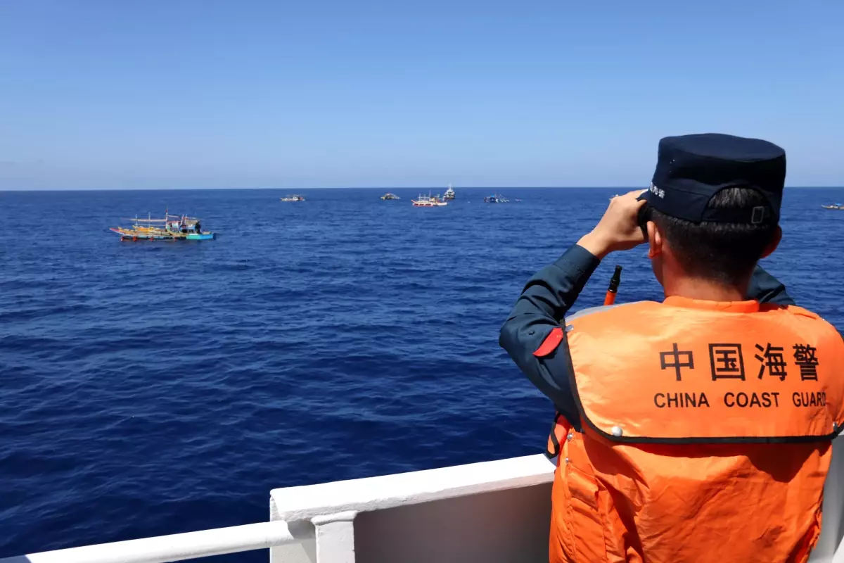 Çin, Filipinler Gemilerini Uzaklaştırdı