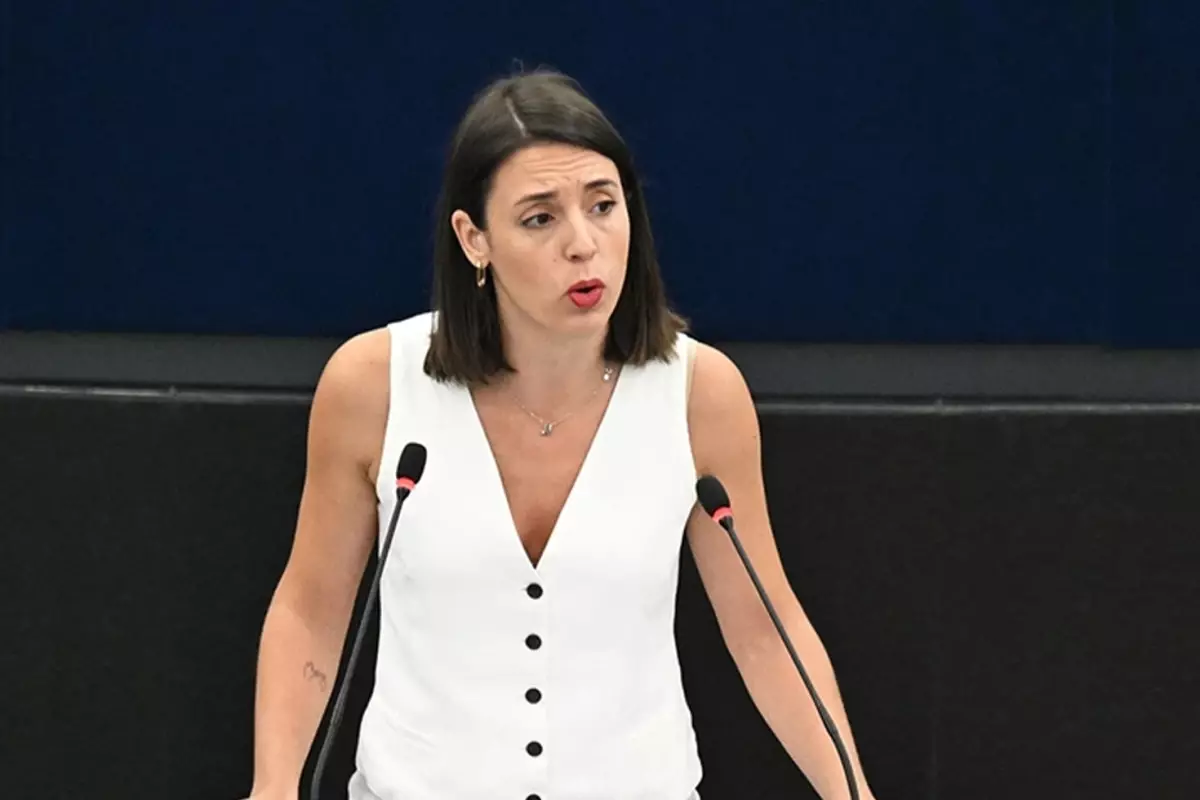 Avrupa\'dan aykırı ses: İran\'ın bombalanması Trump\'a petrol getirir