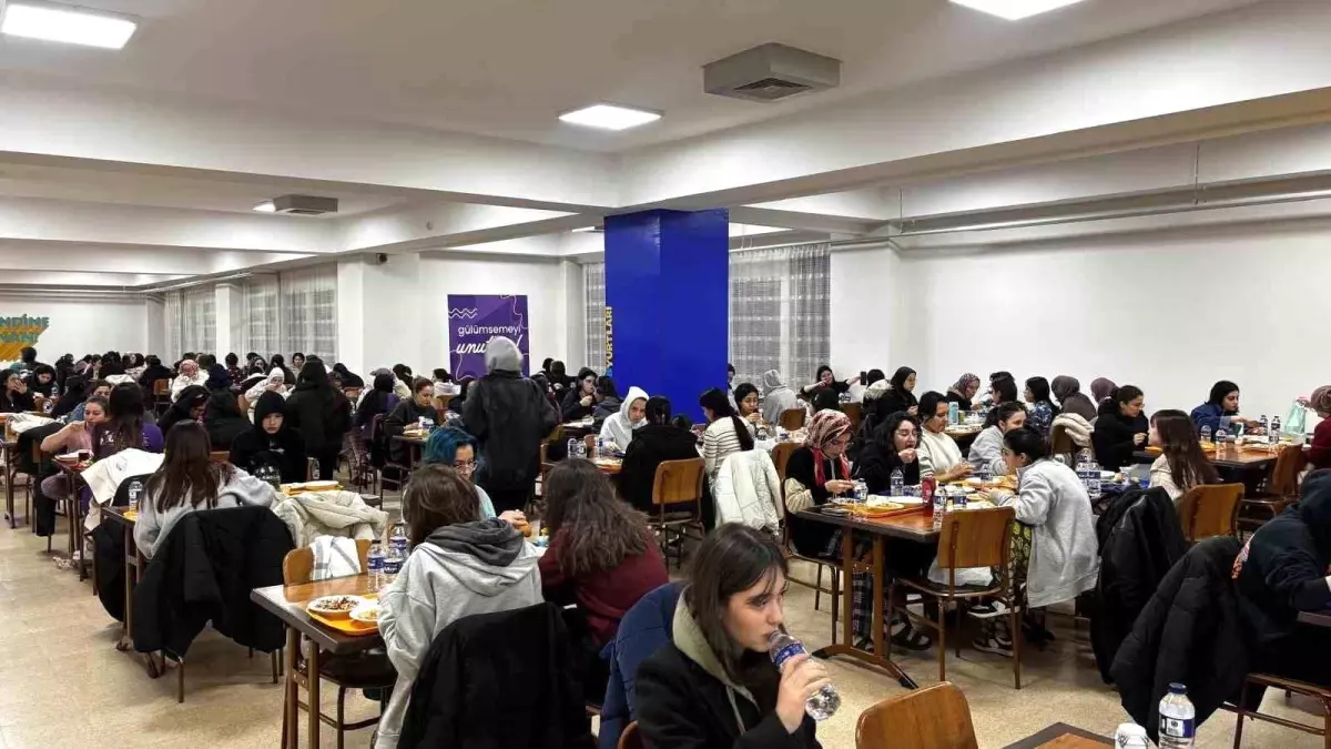 Bala Hatun Yurdu\'nda Ramazan İftarı