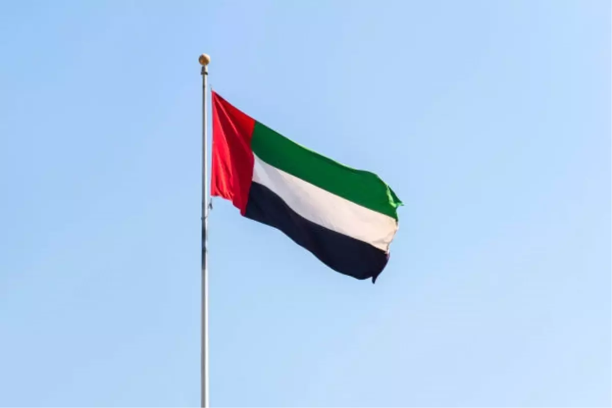 Dubai\'de İHA Parçaları Düşmesi: 2 Yaralı