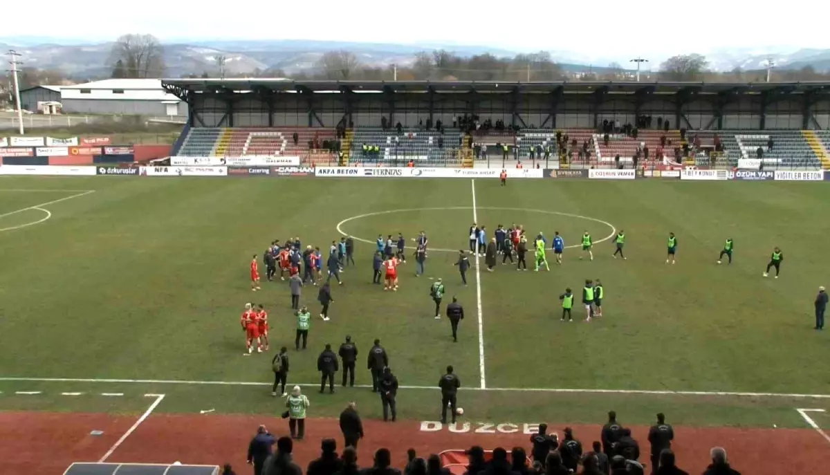 Düzcespor-Sebat Maçında Olaylar Çıktı