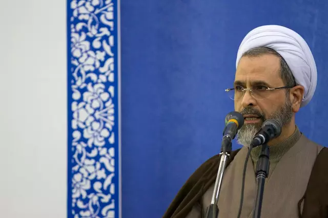 Hamaney'in yerine Ali Rıza Arafi geçici olarak atandı Hamaney'in yerine Ali Rıza Arafi geçici olarak atandı