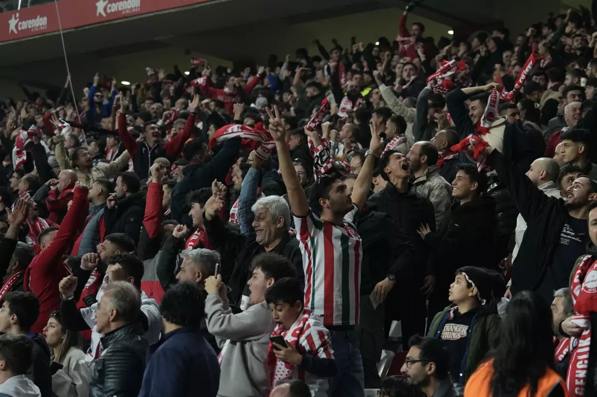 Antalyaspor - Fenerbahçe Maçı 2-2 Beraberlikle Sona Erdi