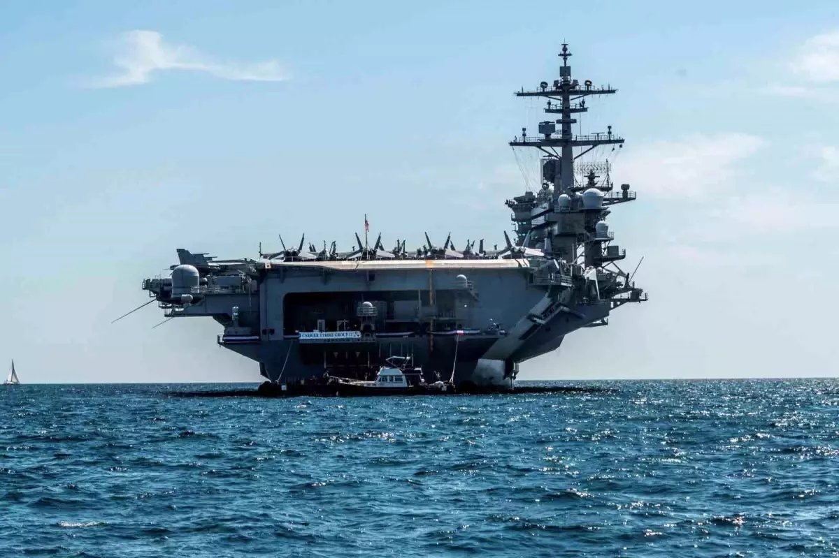 İran\'dan USS Abraham Lincoln\'a Füze Saldırısı