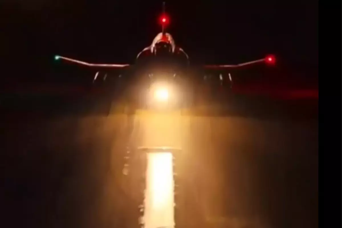 İran, F-4 jetleriyle ABD üslerini bombalamaya hazırlandığı görüntüleri yayınladı