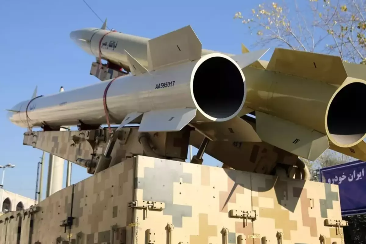 İran, Güney Kıbrıs Rum Yönetimi\'ndeki İngiliz ve ABD üslerini vurdu