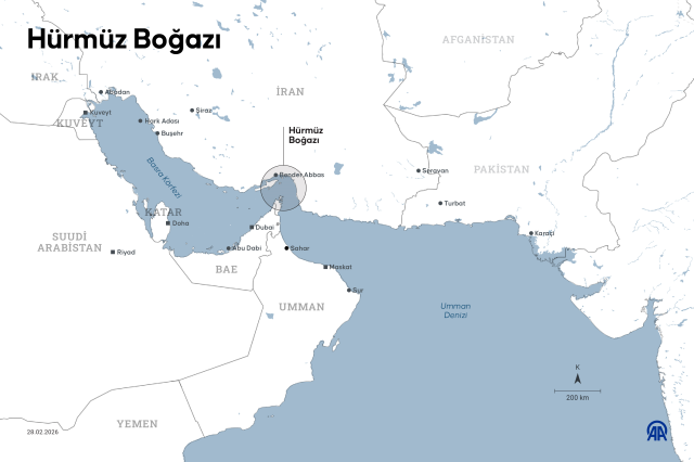 İran, Hürmüz Boğazı'nı geçmeye çalışan petrol tankerini vurdu