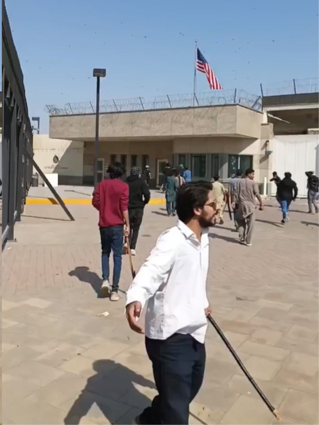 Pakistan da karıştı! ABD Başkonsolosluğu'na saldırdılar, ölü ve yaralılar var