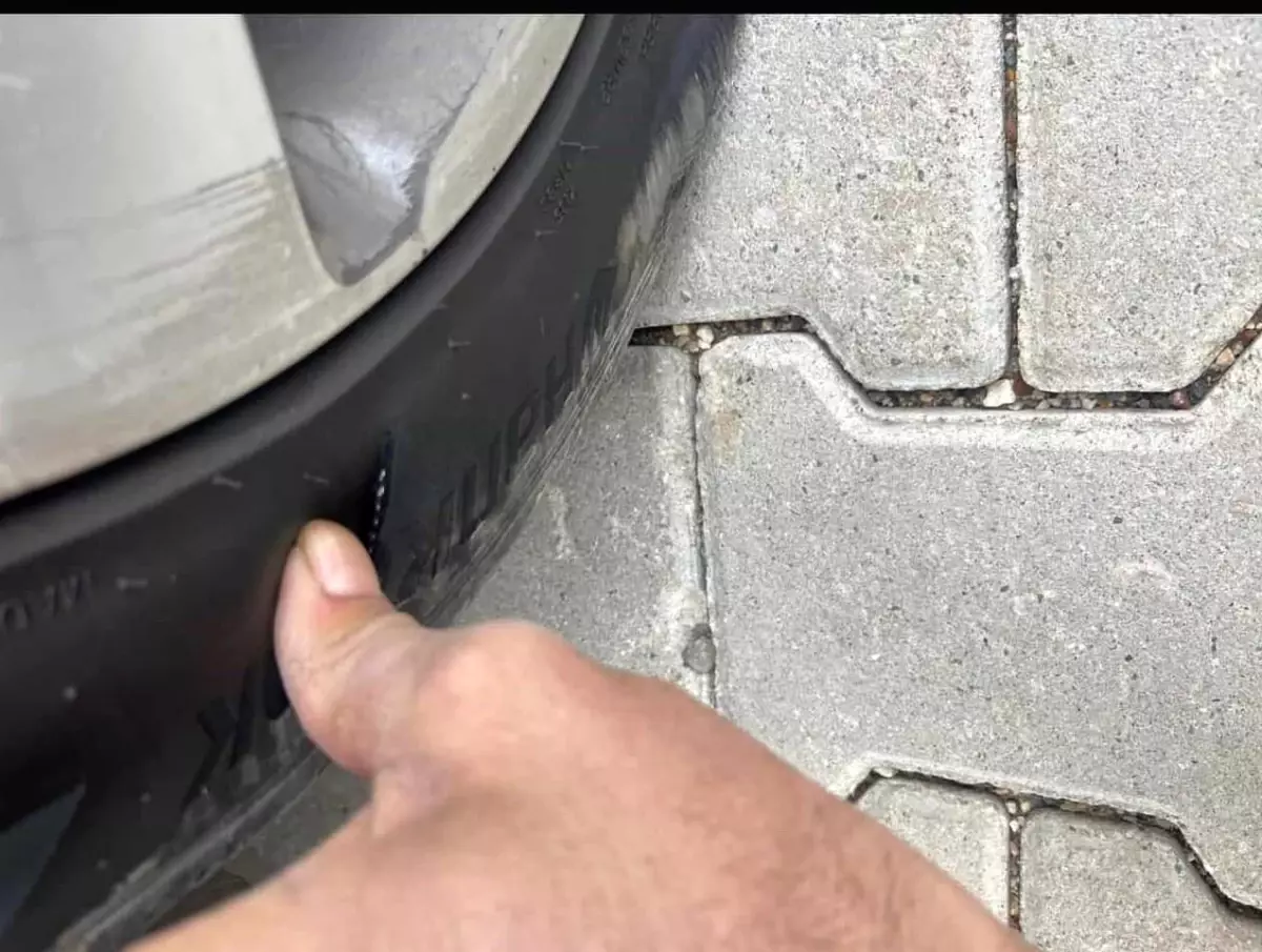 Adıyaman\'da Araç Lastikleri Kesildi