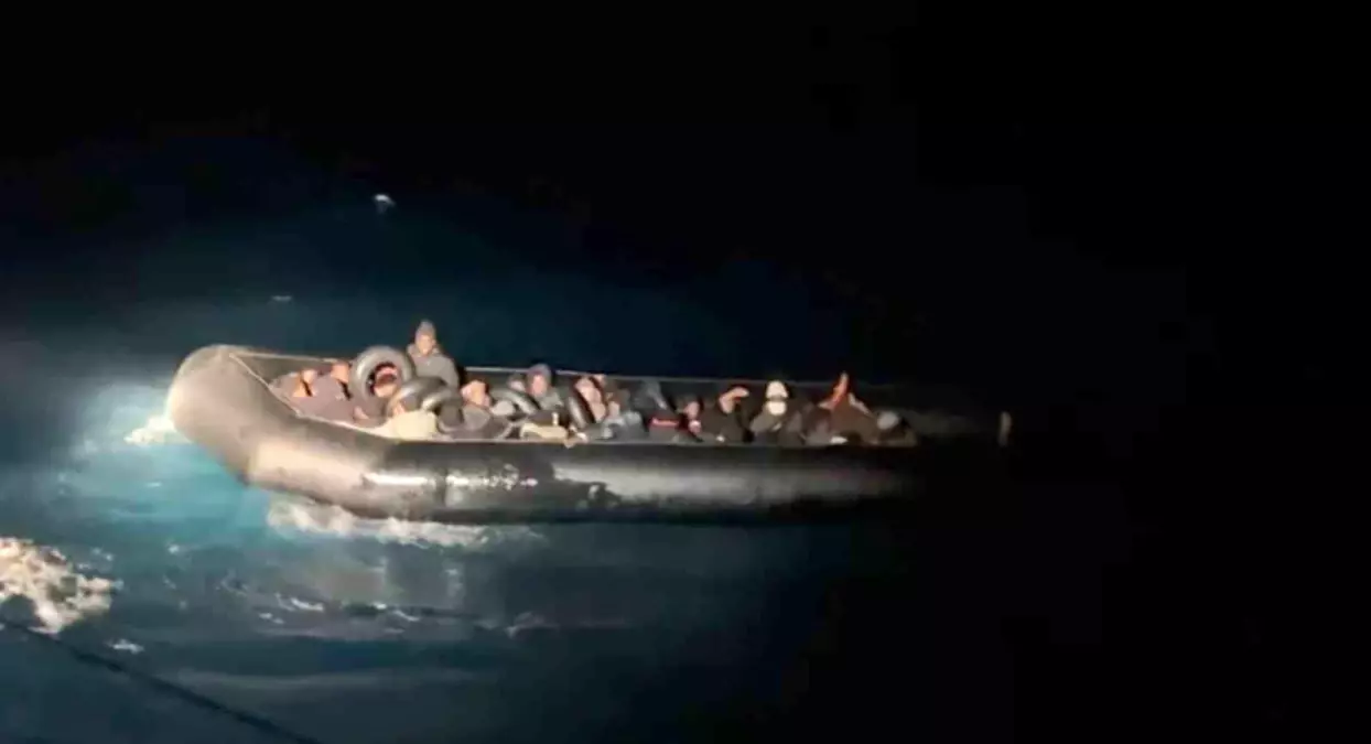 Seferihisar\'da 35 Düzensiz Göçmen Yakalandı