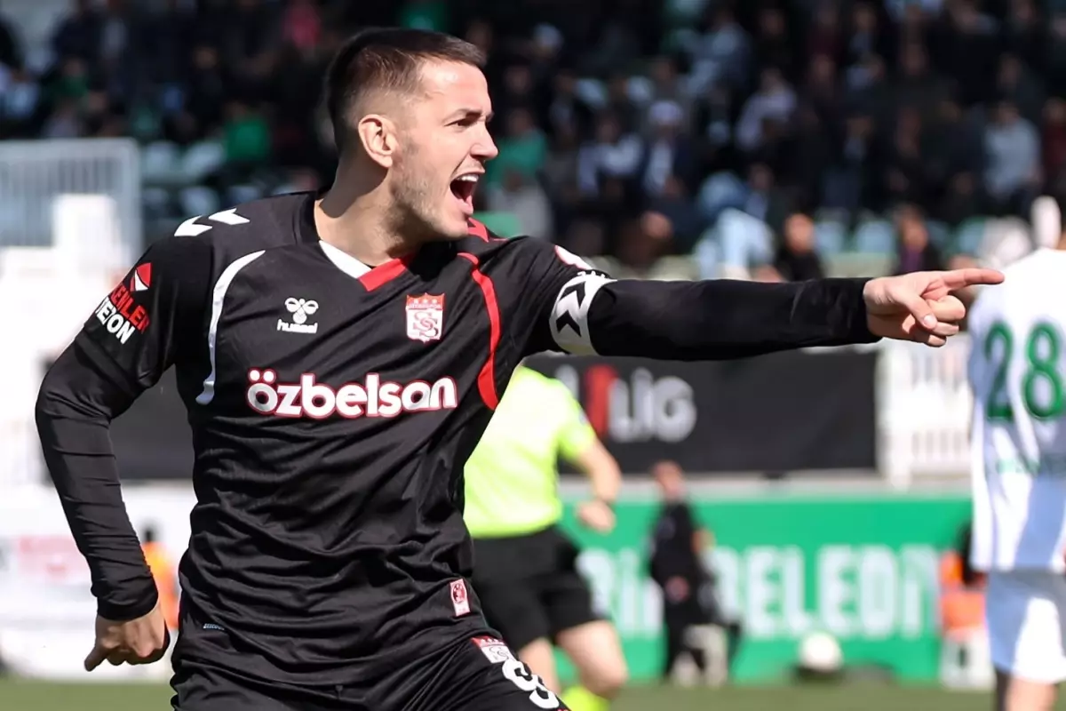 Sivasspor, Rey Manaj\'la güldü