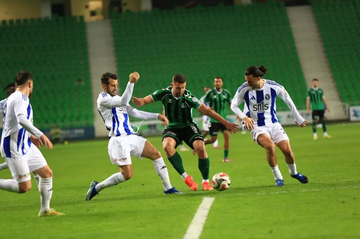 Sakaryaspor ve Sarıyerspor golsüz berabere