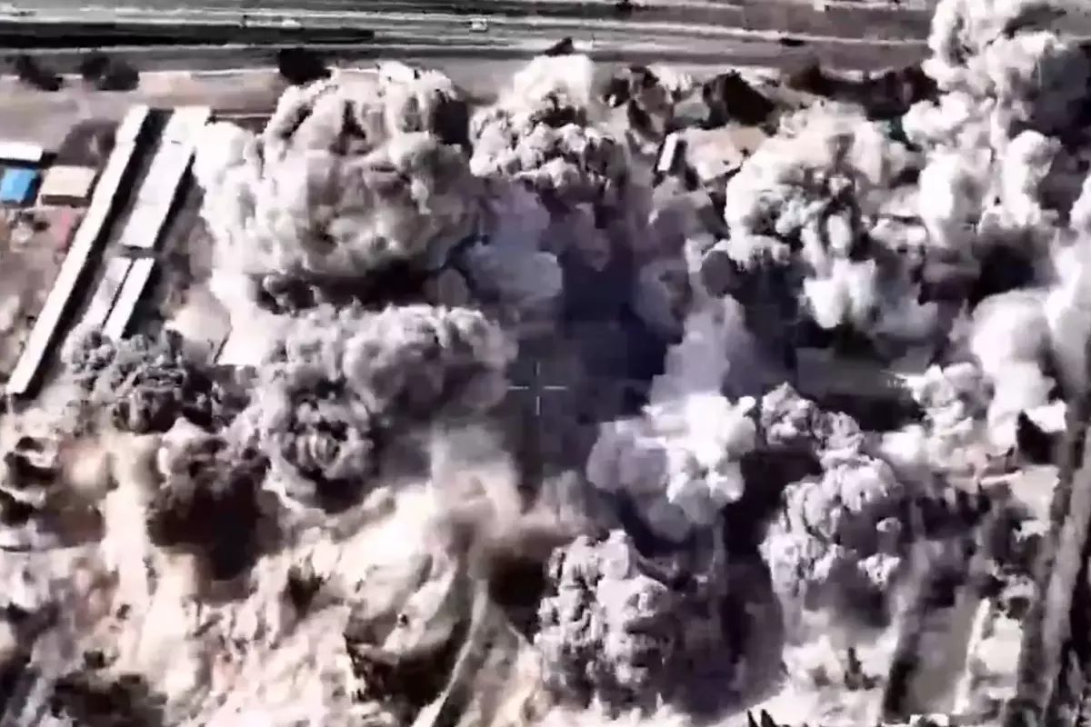 Tahran\'ın kalbindeki karargaha saldırı anı kamerada