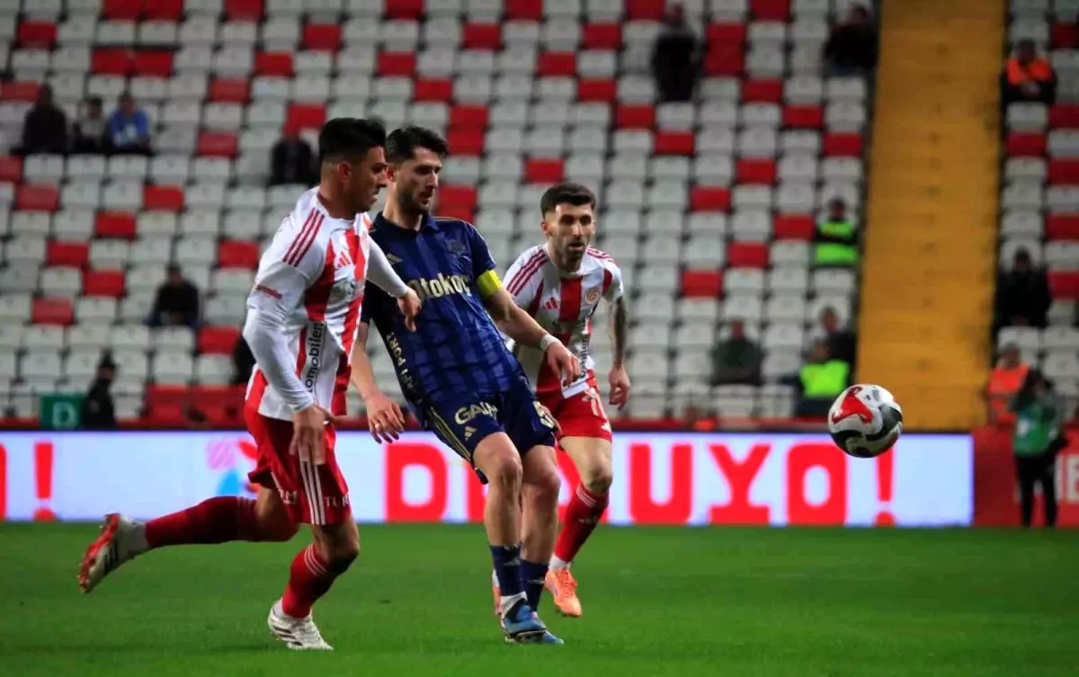 Antalyaspor 1-0 Fenerbahçe: İlk Yarı Sonucu