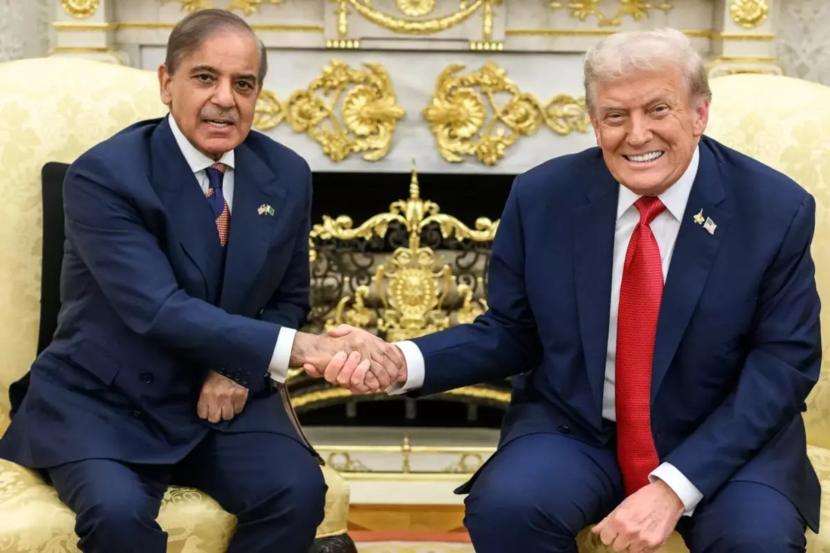 Pakistan Başbakanı Şerif: Hamaney\'in öldürülmesi uluslararası hukuka aykırıdır