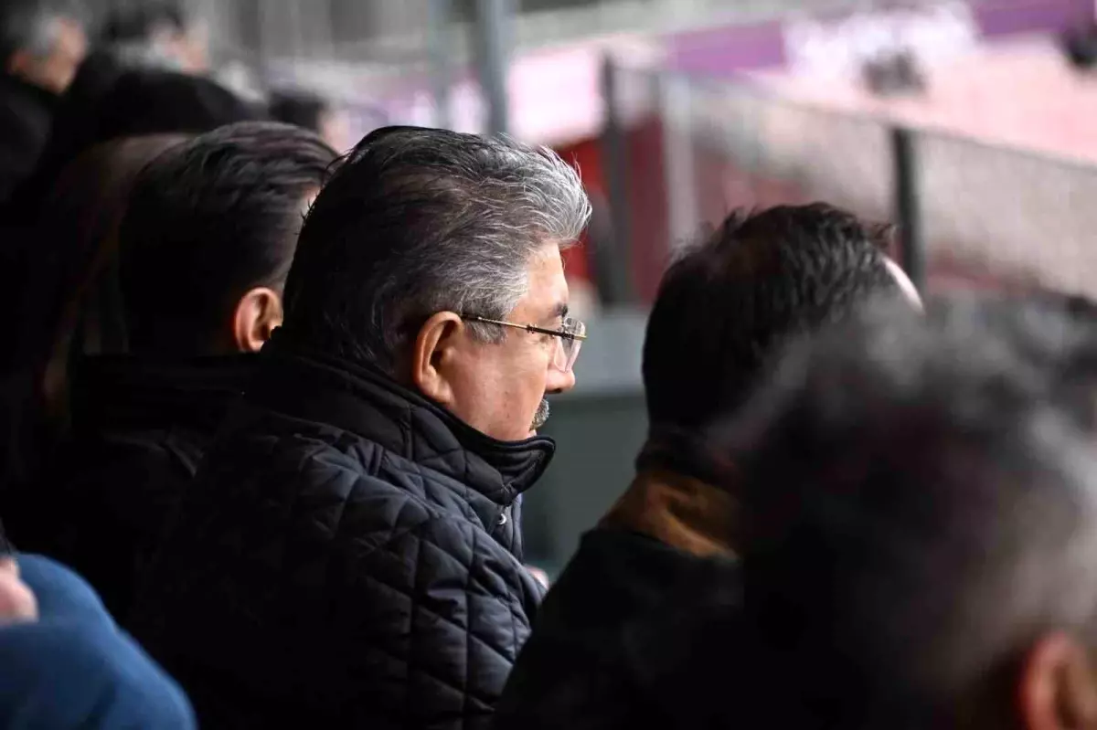 Vali Yılmaz\'dan Eskişehirspor\'a Destek