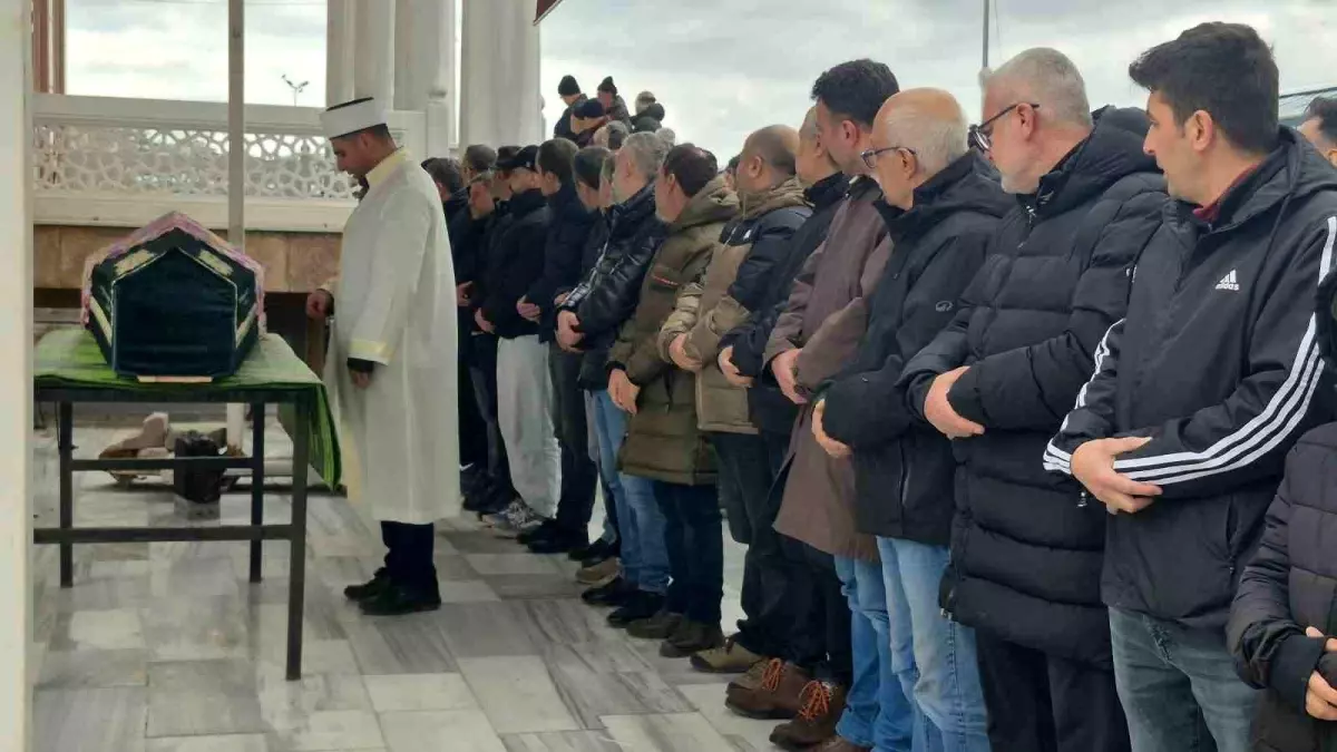 Estetik Ameliyatında Hayatını Kaybeden Sibel Yiyin Uğurlandı