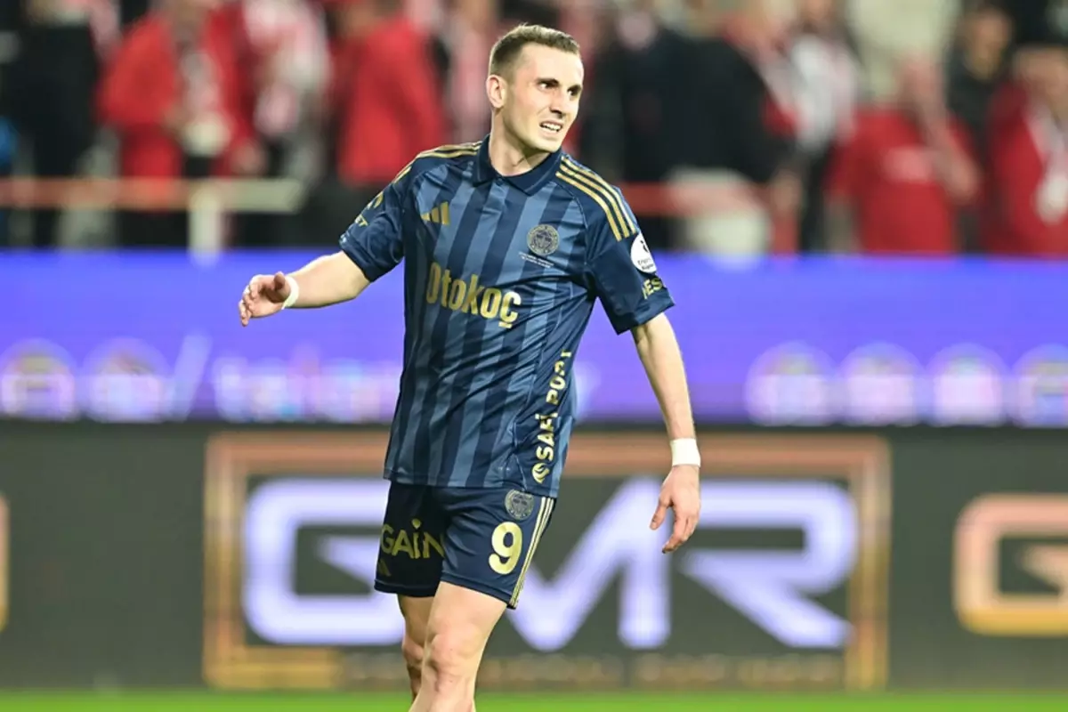 Zirve yarışında fark 4\'e çıktı! Fenerbahçe\'den üst üste ikinci puan kaybı