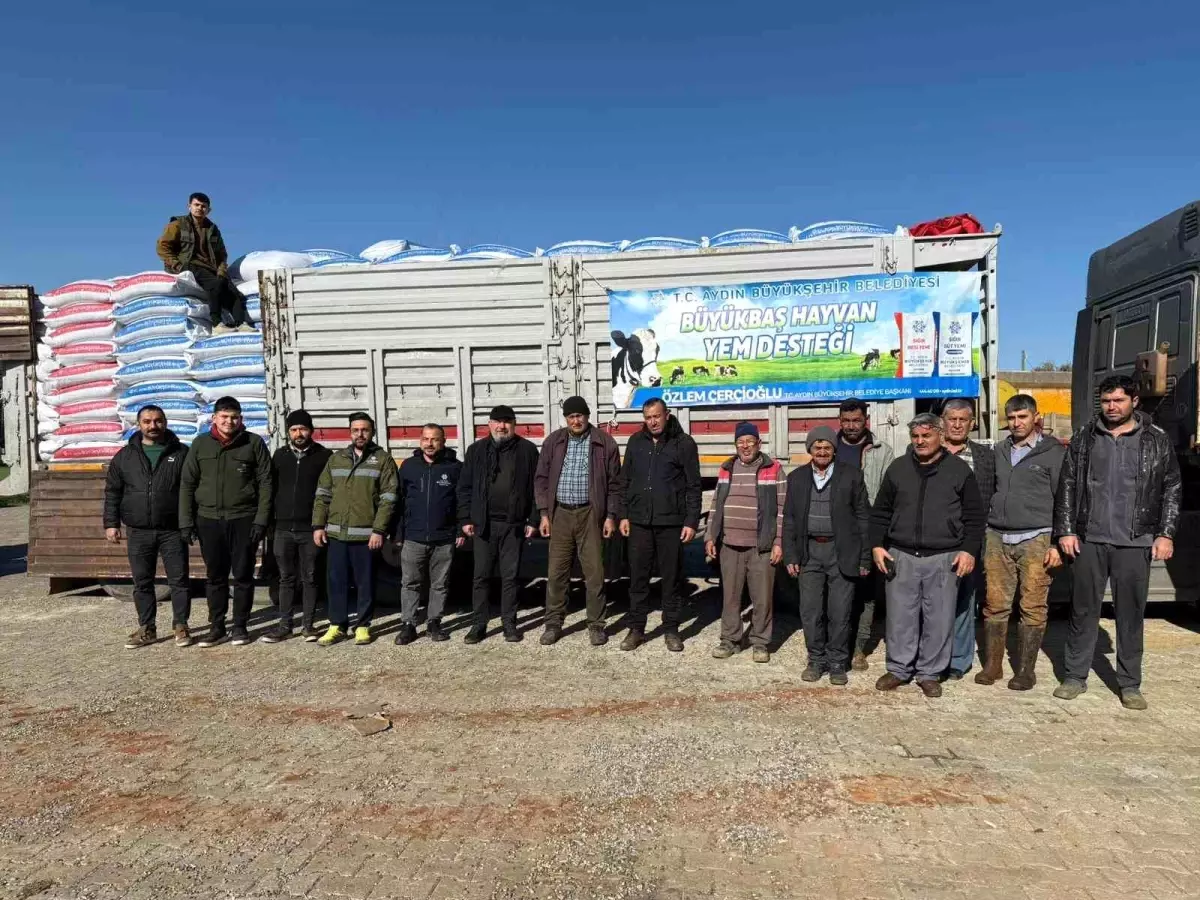 Başkan Çerçioğlu\'ndan Karacasu\'da küçük üreticilere yem desteği