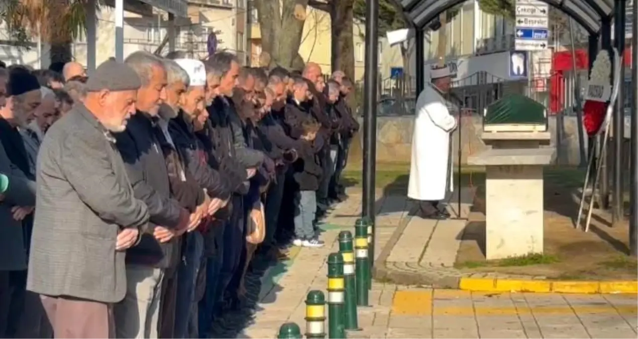 Bursa\'da 7 Yaşındaki Gökçe Şentürk\'ün Cenazesi