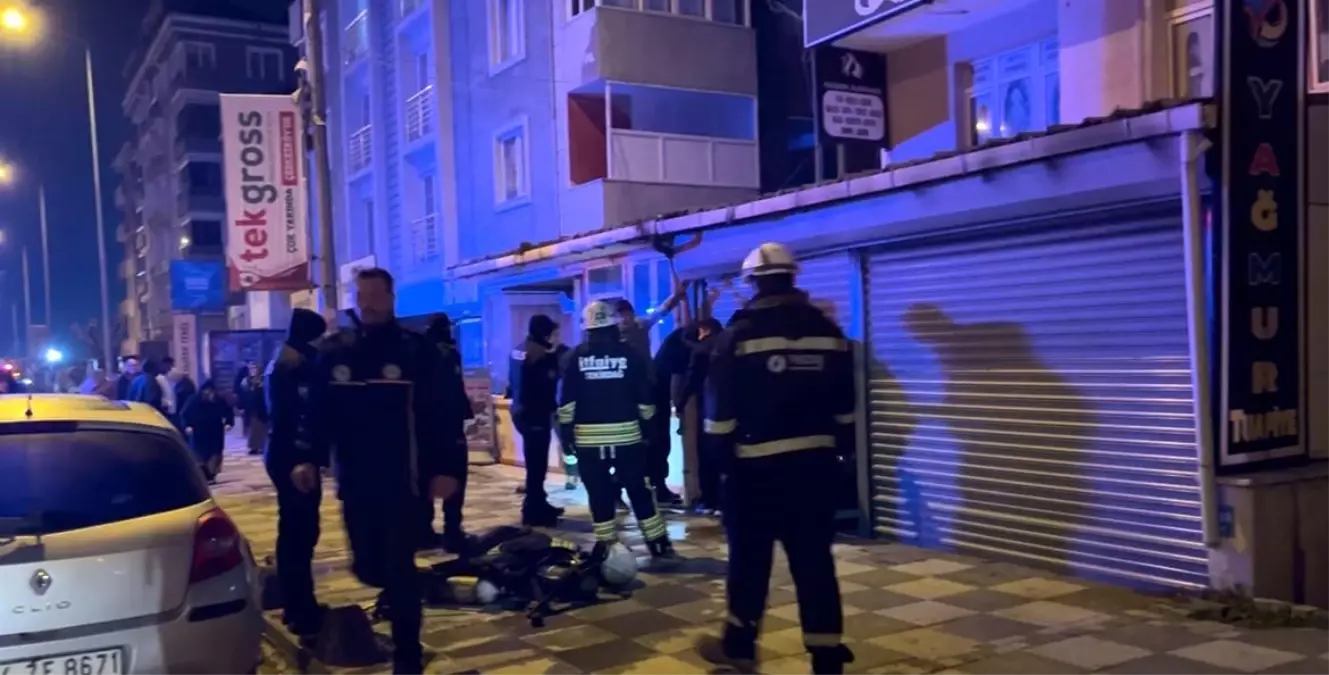 Çerkezköy\'de Tuhafiye Yangını Korkuttu