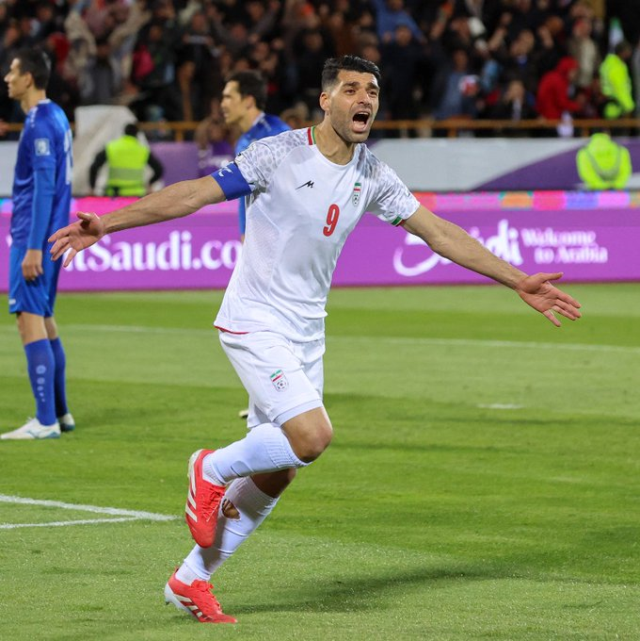 Dünyaca ünlü golcü, İran'da savaşmak için orduya girmek istiyor Dünyaca ünlü golcü, İran'da savaşmak için orduya girmek istiyor