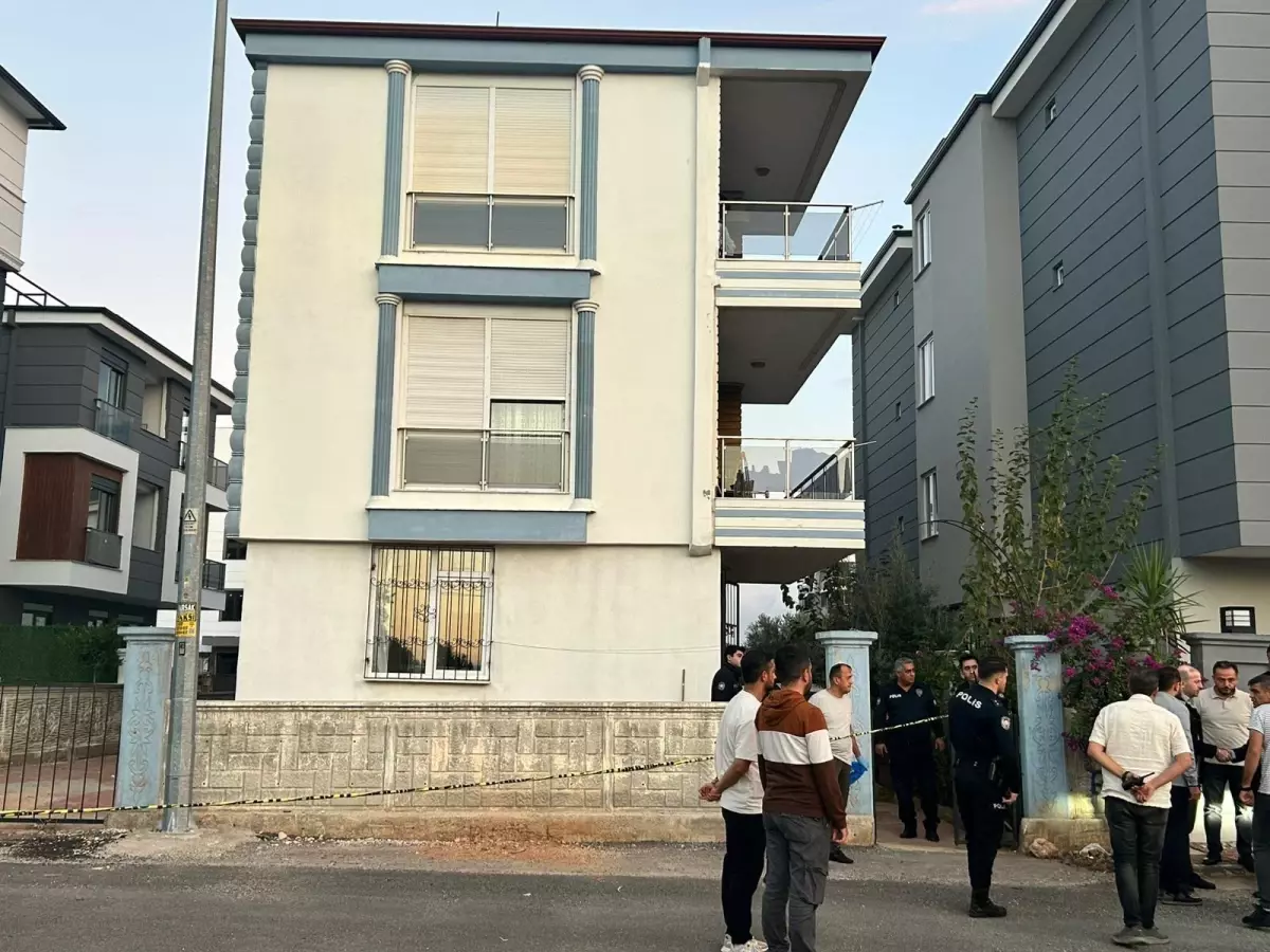 Eşini ve iki kızını öldüren polis hakkında 3 kez ağırlaştırılmış müebbet talebi