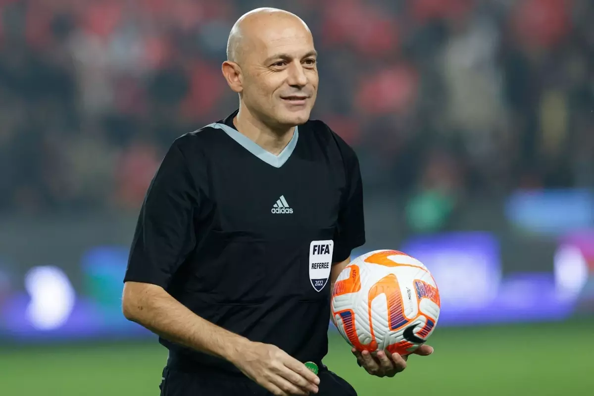 Eski hakem Cüneyt Çakır, Dubai\'de mahsur kaldı