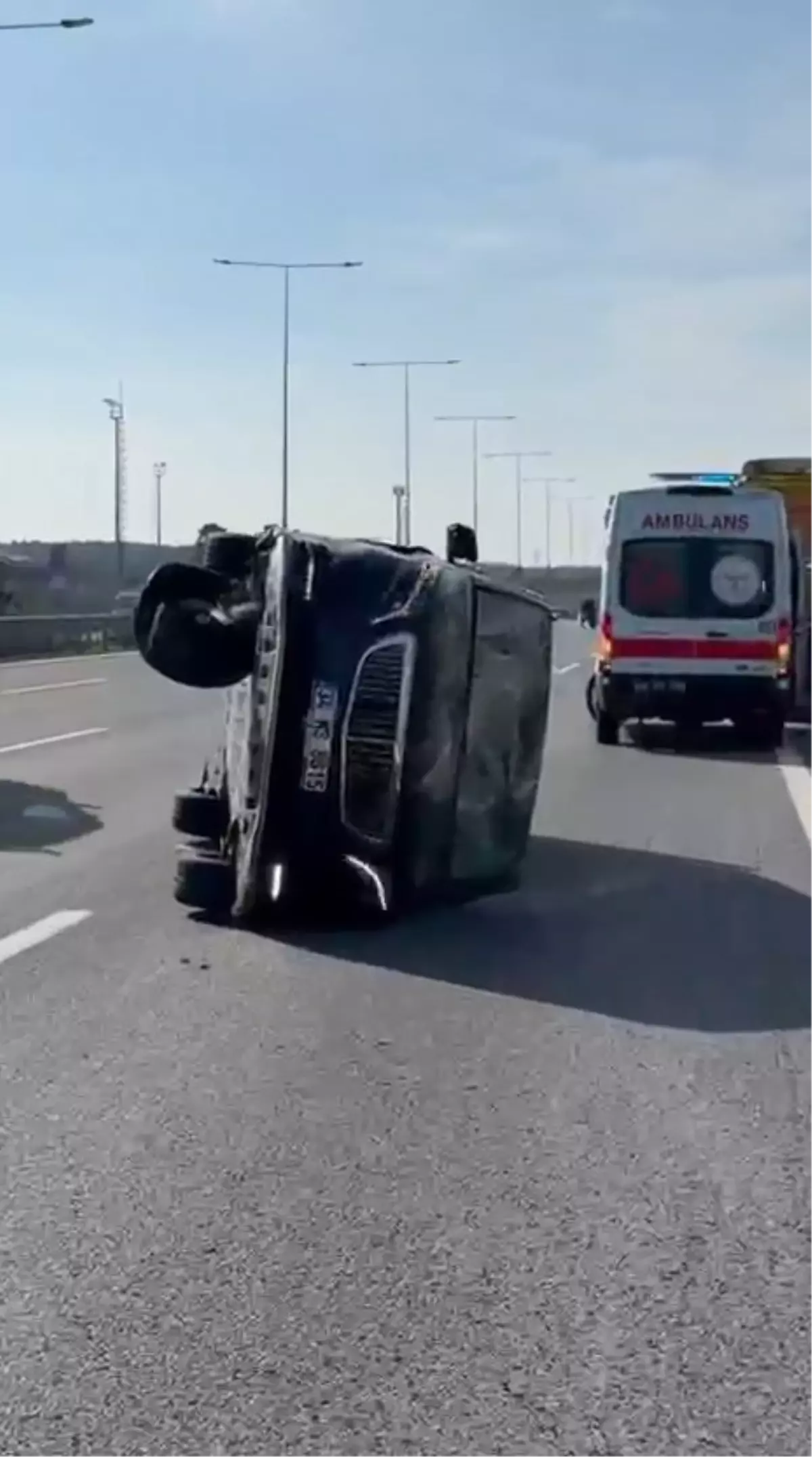 Semedo\'nun Eşi Minibüs Kazası Geçirdi
